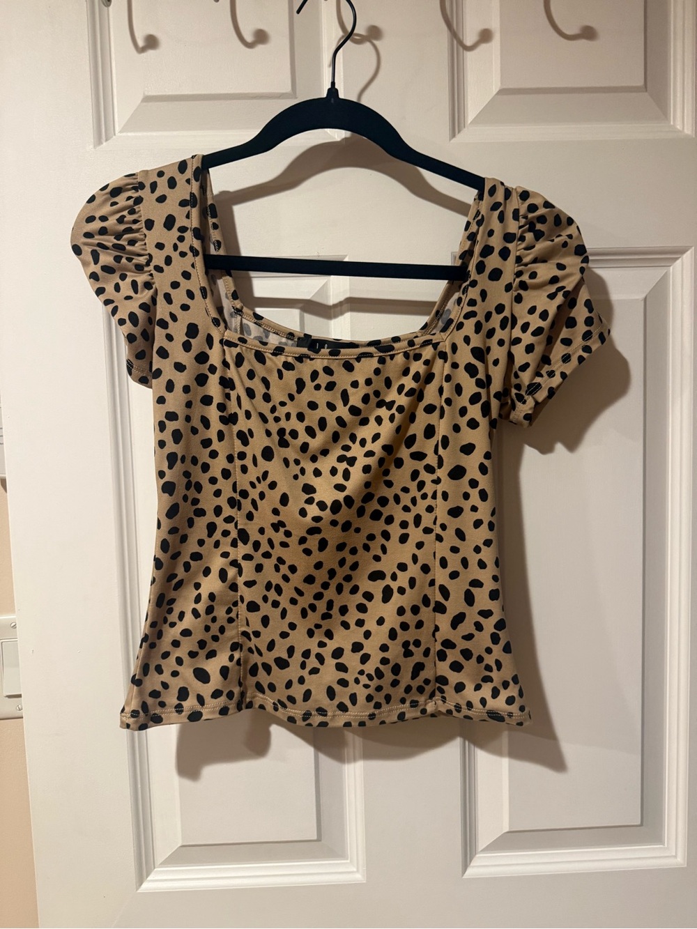 Lulus brand Square-Neck Puff Short Sleeve Top- Animal Print